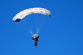 开云网页版-柬埔寨运动员在国际乒乓球比赛中夺冠，柬埔寨运动会